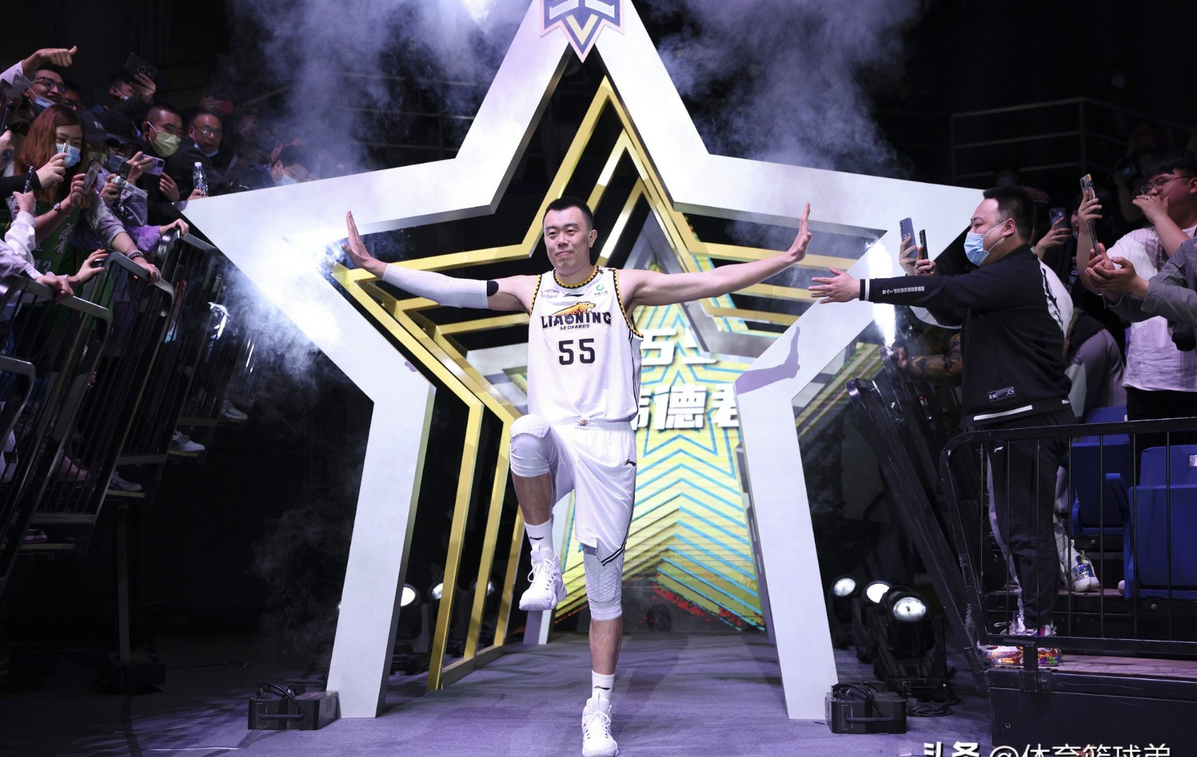 关于加时末段辽宁本钢备战CBA常规赛；造点机会细节曝光；球迷炸锅；身体对抗强度拉满的信息